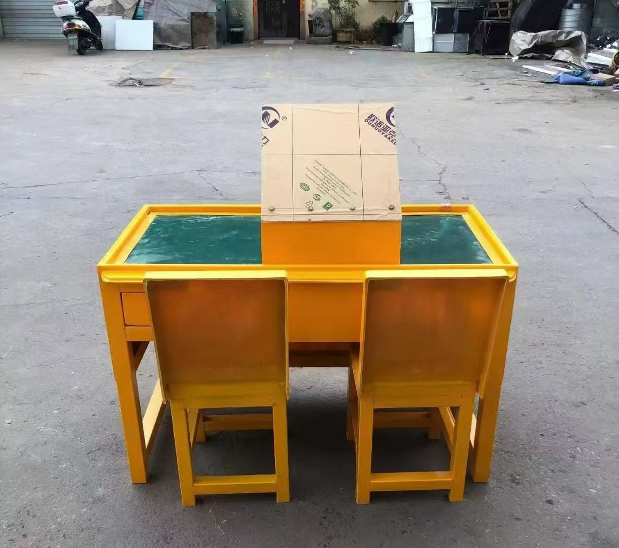罗甸防静电导通桌井下煤矿火工品发放桌：危险品流转的安全守护者